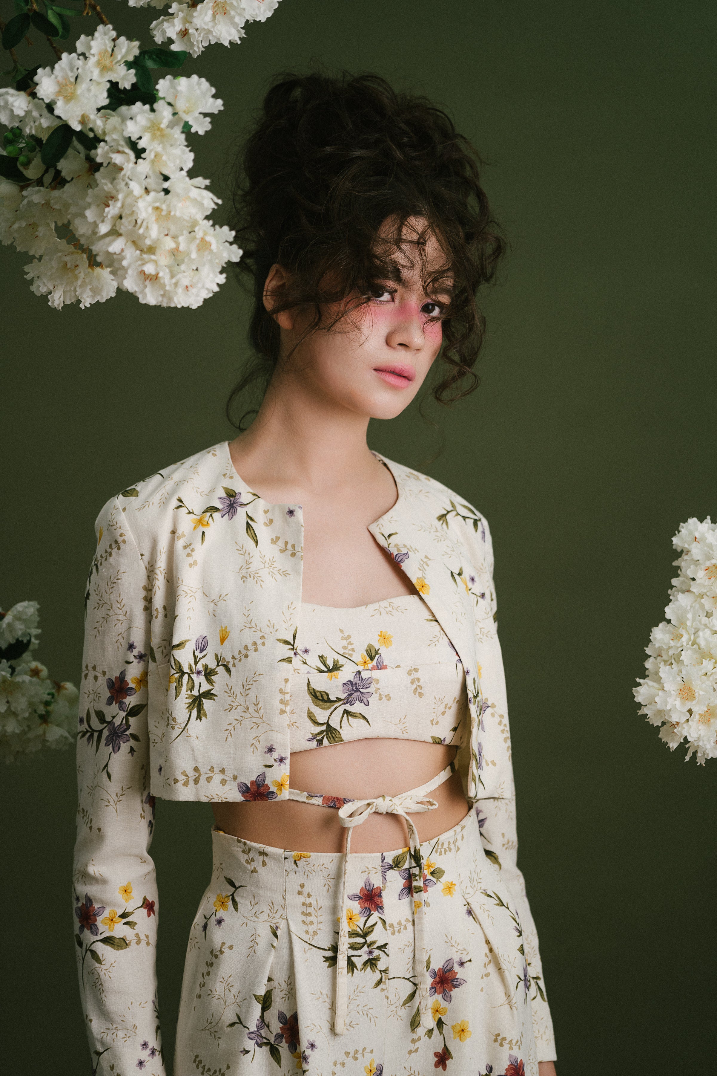 Wild Floral Cropped Suits with Bralette and Pants (High-Waisted)