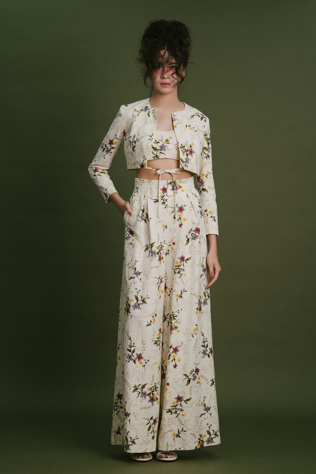 Wild Floral Cropped Suits with Bralette and Pants (High-Waisted)