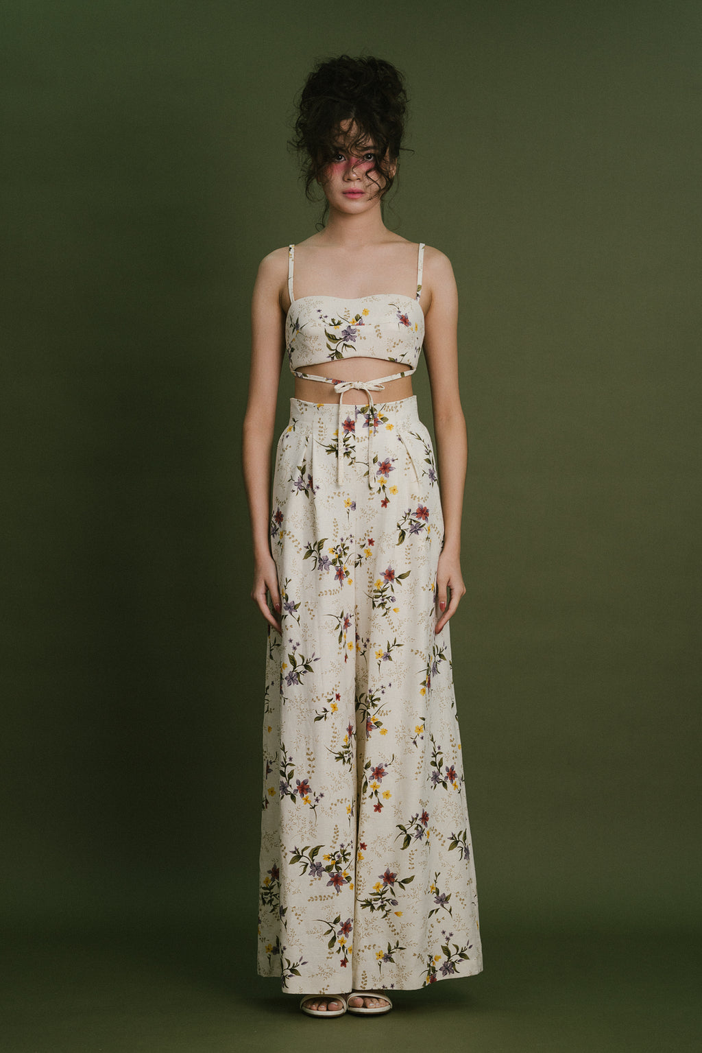Wild Floral Cropped Suits with Bralette and Pants (High-Waisted)