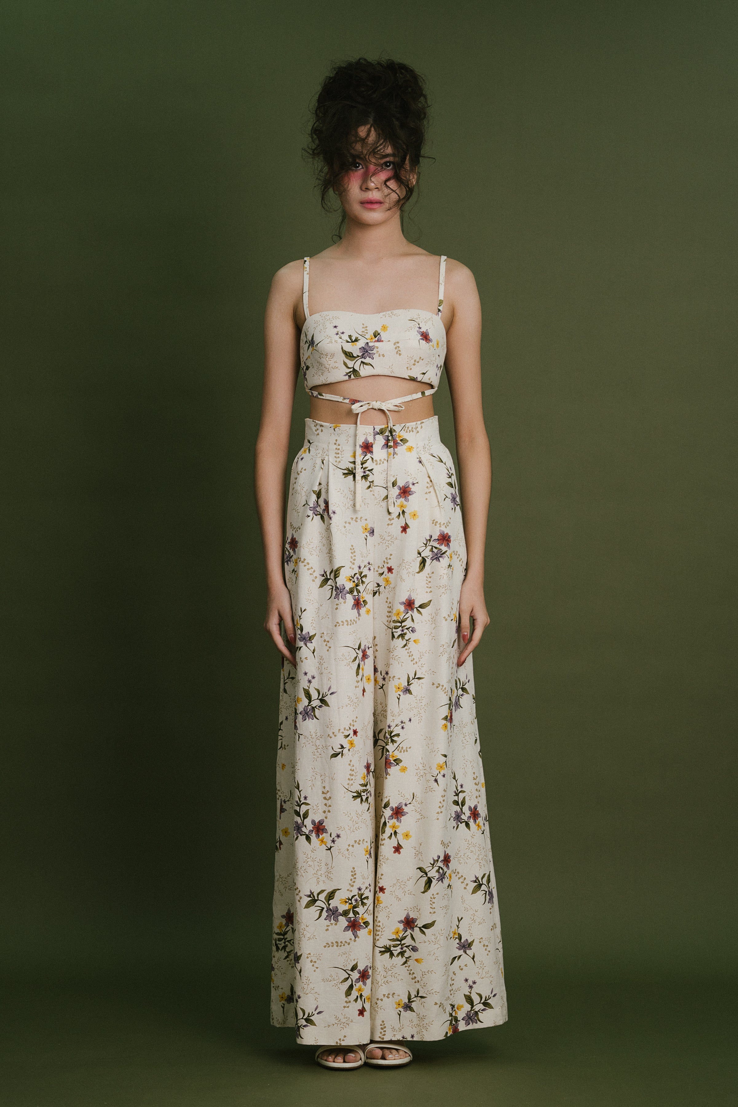 Wild Floral Cropped Suits with Bralette and Pants (High-Waisted)