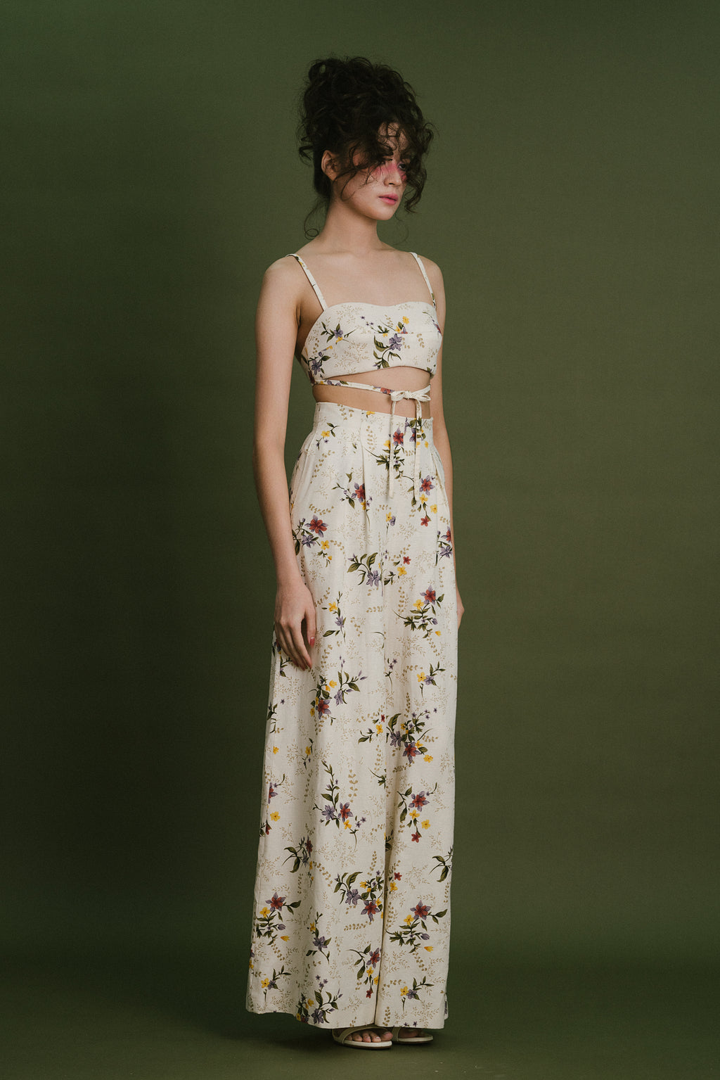 Wild Floral Cropped Suits with Bralette and Pants (High-Waisted)