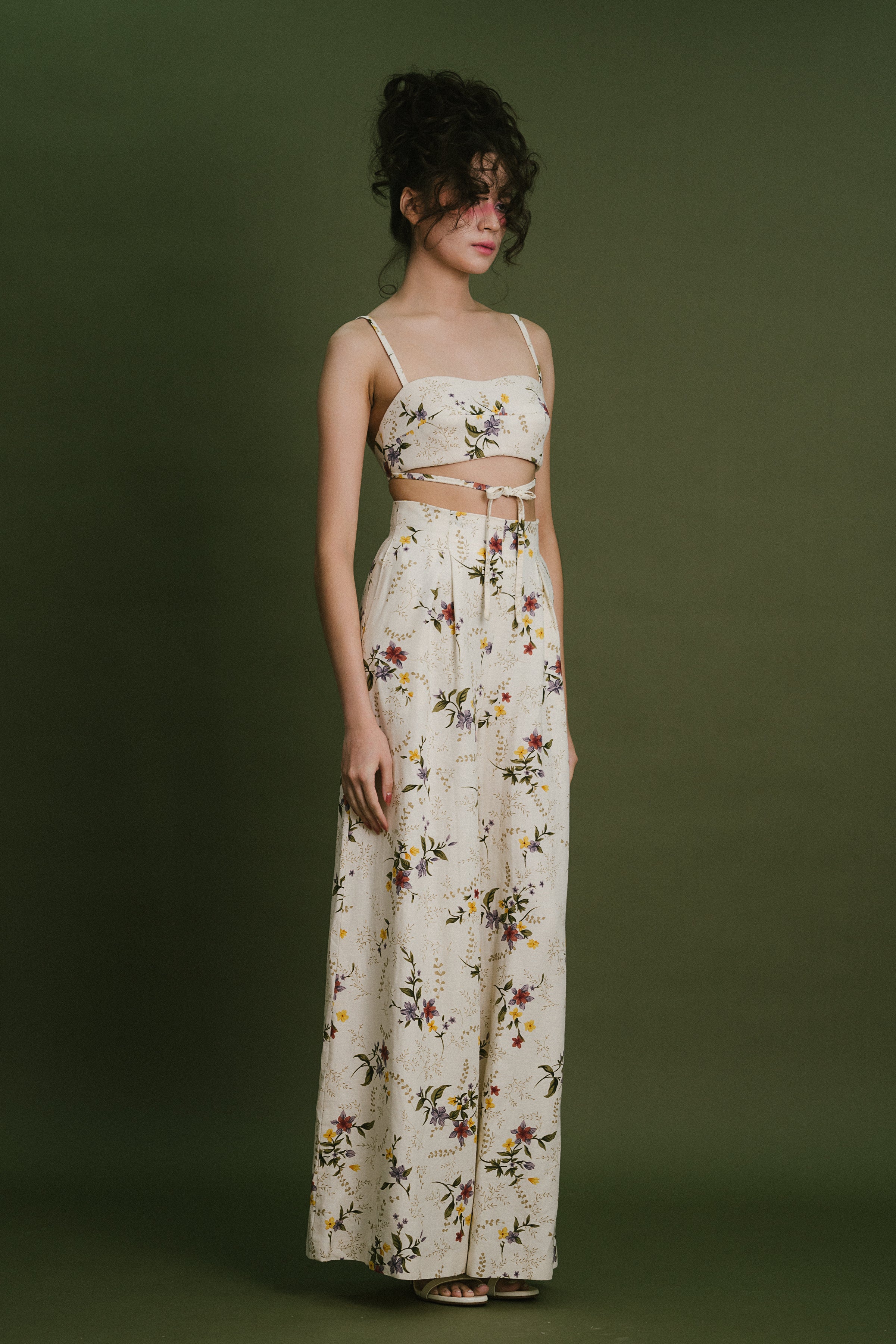 Wild Floral Cropped Suits with Bralette and Pants (High-Waisted)