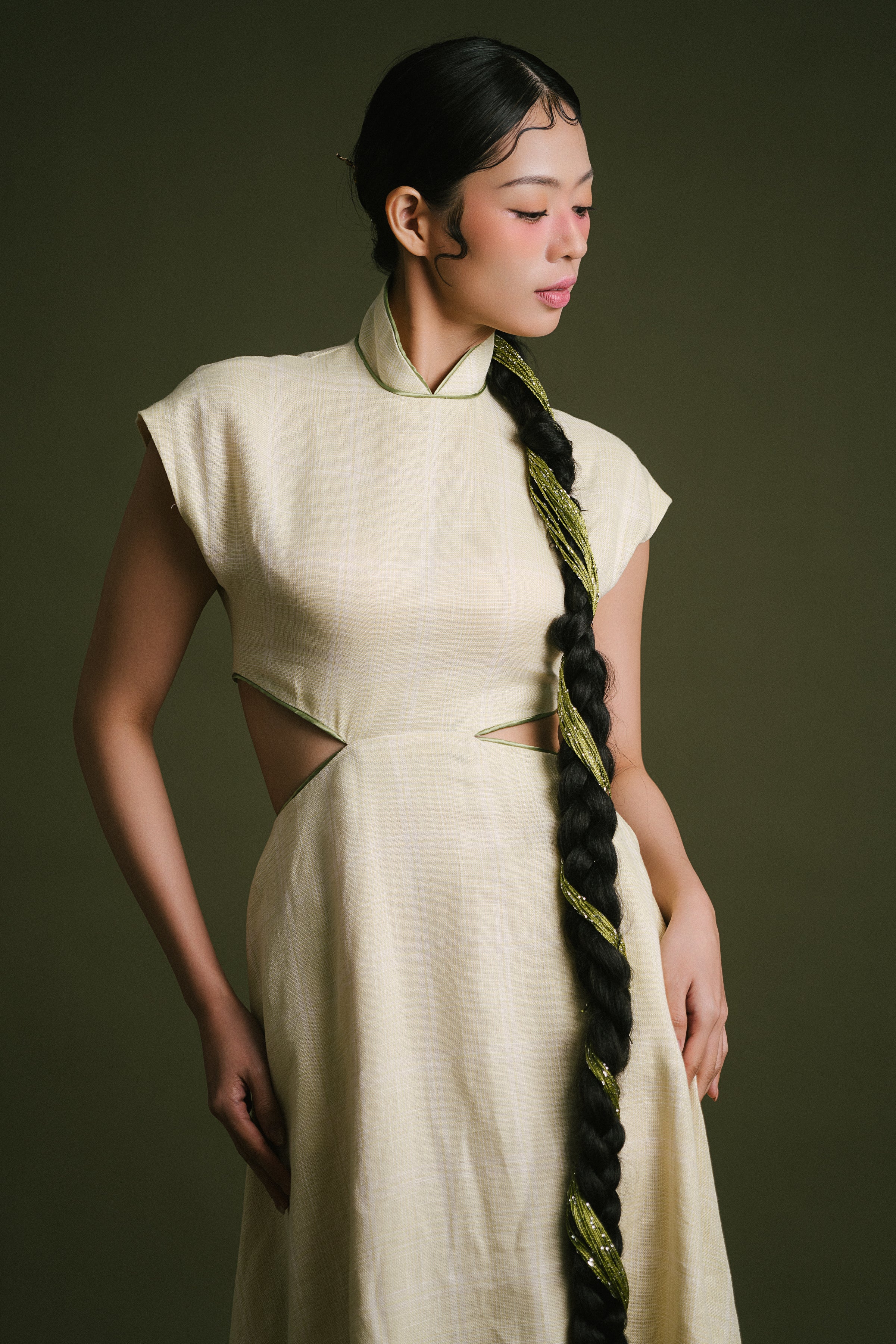 「芯 xīn」Cut Out Cheongsam with Pockets