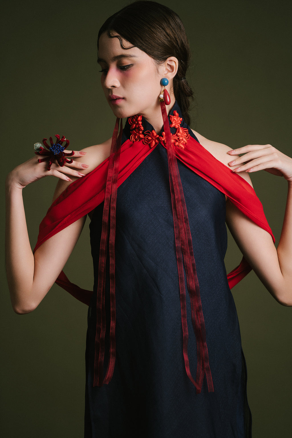 「悠 yōu」Mandarin Collar Open-Back Dress with Shawl (Short)