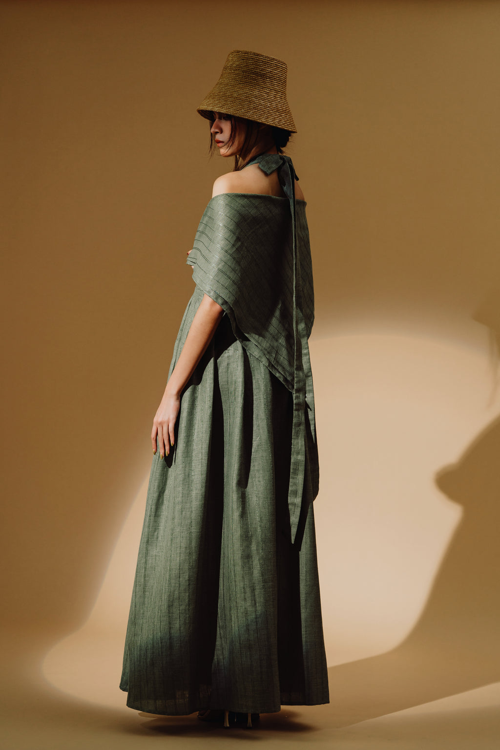 Linen Sequin Halter-Neck Maxi Dress and Bareback with Pleated Skirt